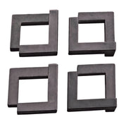 A Huzzle Cast QUARTET logikai játék négy különálló, sötét színű, L-alakú fém eleme, melyek összeillesztve egy bonyolult egészet alkotnak.