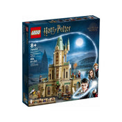 A LEGO Harry Potter 76402-es készlet doboza, melyen a Roxfort tornya és a Dumbledore irodája látható, valamint a főbb szereplők képei varázslatos háttérrel.