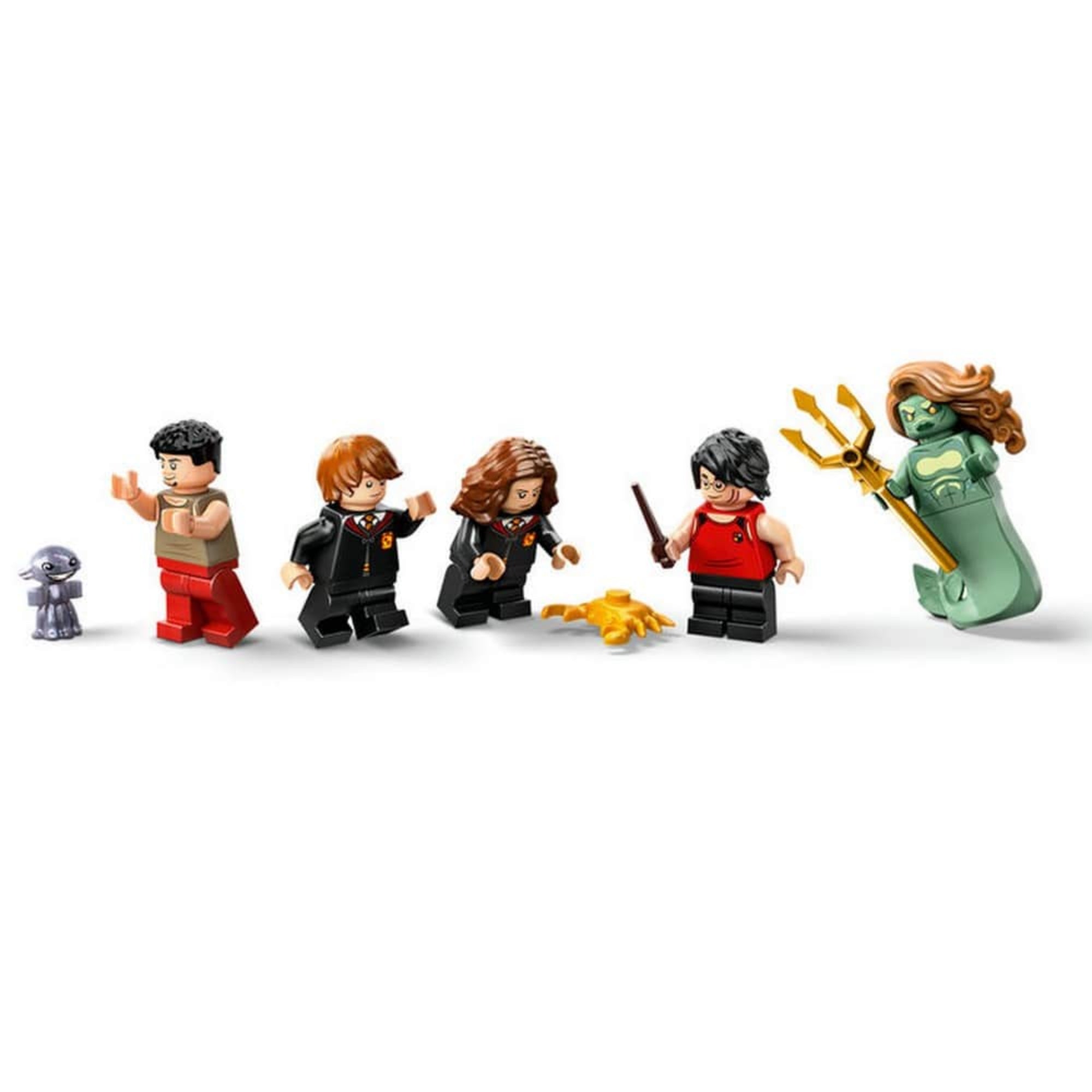 A LEGO Harry Potter Trimágus Tusa: A Fekete-tó (76420) hat minifigurája: Viktor Krum, Ron Weasley, Hermione Granger, Harry Potter, egy sellő és egy kis víz alatti lény arany korállal kiegészítve.