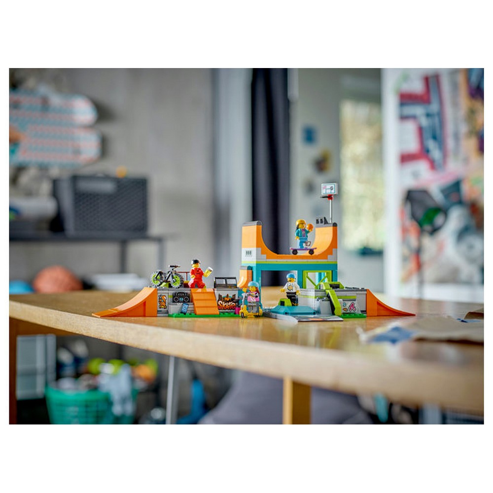 LEGO City Parc pentru skateboard 60364, 454 piese