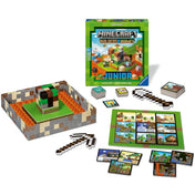 A képen a Minecraft Builders & Biomes Junior társasjáték tartalma látható kibontva. A játék elemei tökéletesen tükrözik a Minecraft világ jól ismert pixeles stílusát. A középpontban egy kockatorony áll, amelyet a játékosok fokozatosan bontanak le, miközben különböző blokkokat gyűjtenek.
A játéktér a doboz aljából alakítható ki, melyet láva szegélyez, ezáltal egyedi, Minecraft-ihlette keretet adva a játéknak. A kép bal alsó részén egy pixeles csákány és egy ásó található, amelyek segédeszközként szolgálnak