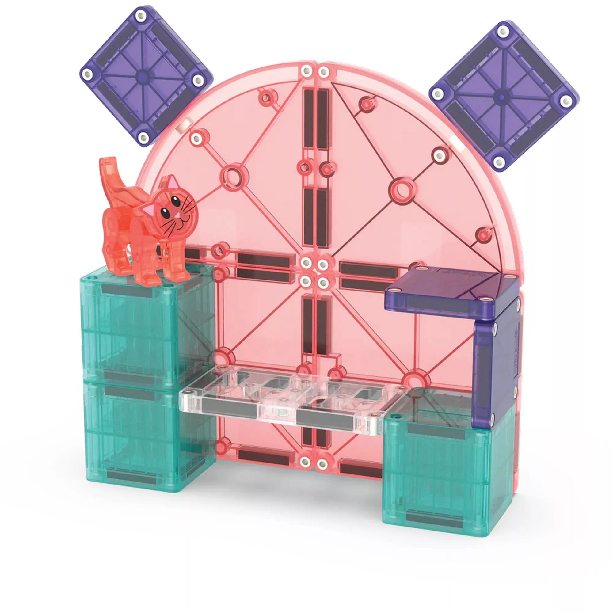 A MAGNA-TILES Cat Tree készletből épített alternatív szerkezet, rózsaszín, zöld és lila mágneses elemekkel. A piros macskafigura egy átlátszó hídon áll, mögötte félkör alakú háttér és díszítőelemek láthatók.