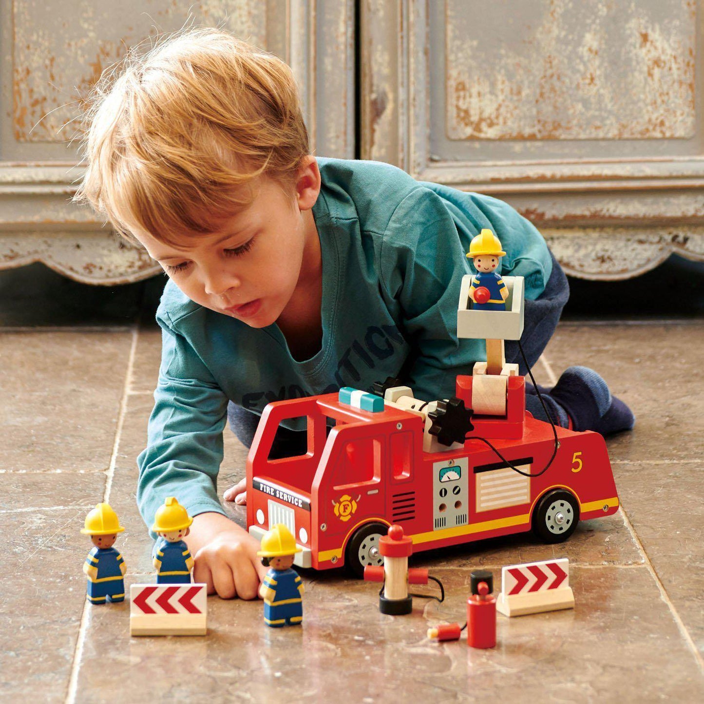 Mașină de pompieri, din lemn premium - Fire Engine - 14 piese -Tender Leaf Toys-Tender Leaf Toys-4-Jocozaur