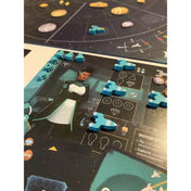 Dawn on Titan joc de societate în limba engleză