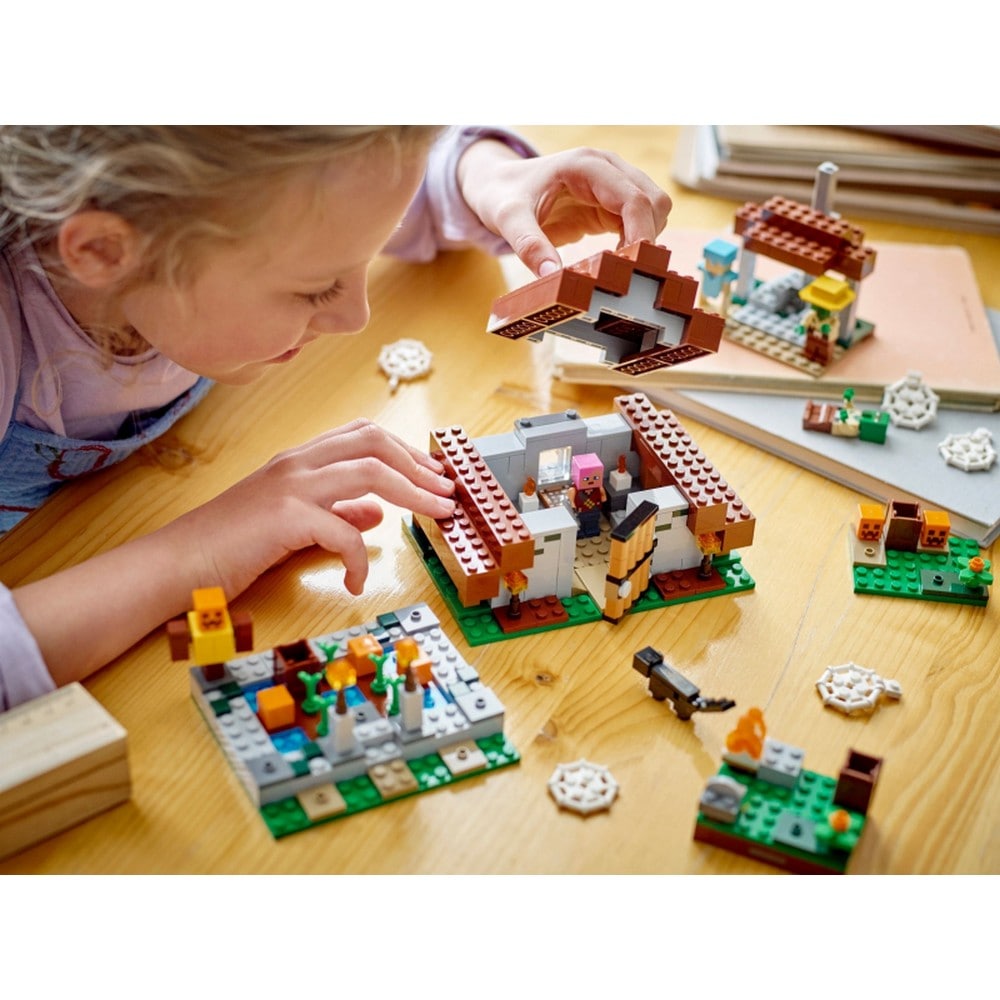 LEGO Minecraft™ Satul abandonat 21190