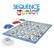 A Sequence Junior társasjáték tartalma: játéktábla állatos illusztrációkkal, színes zsetonok piros, kék és zöld színben, valamint játékkártyák. Kiváló választás gyerekeknek és családoknak közös szórakozáshoz.