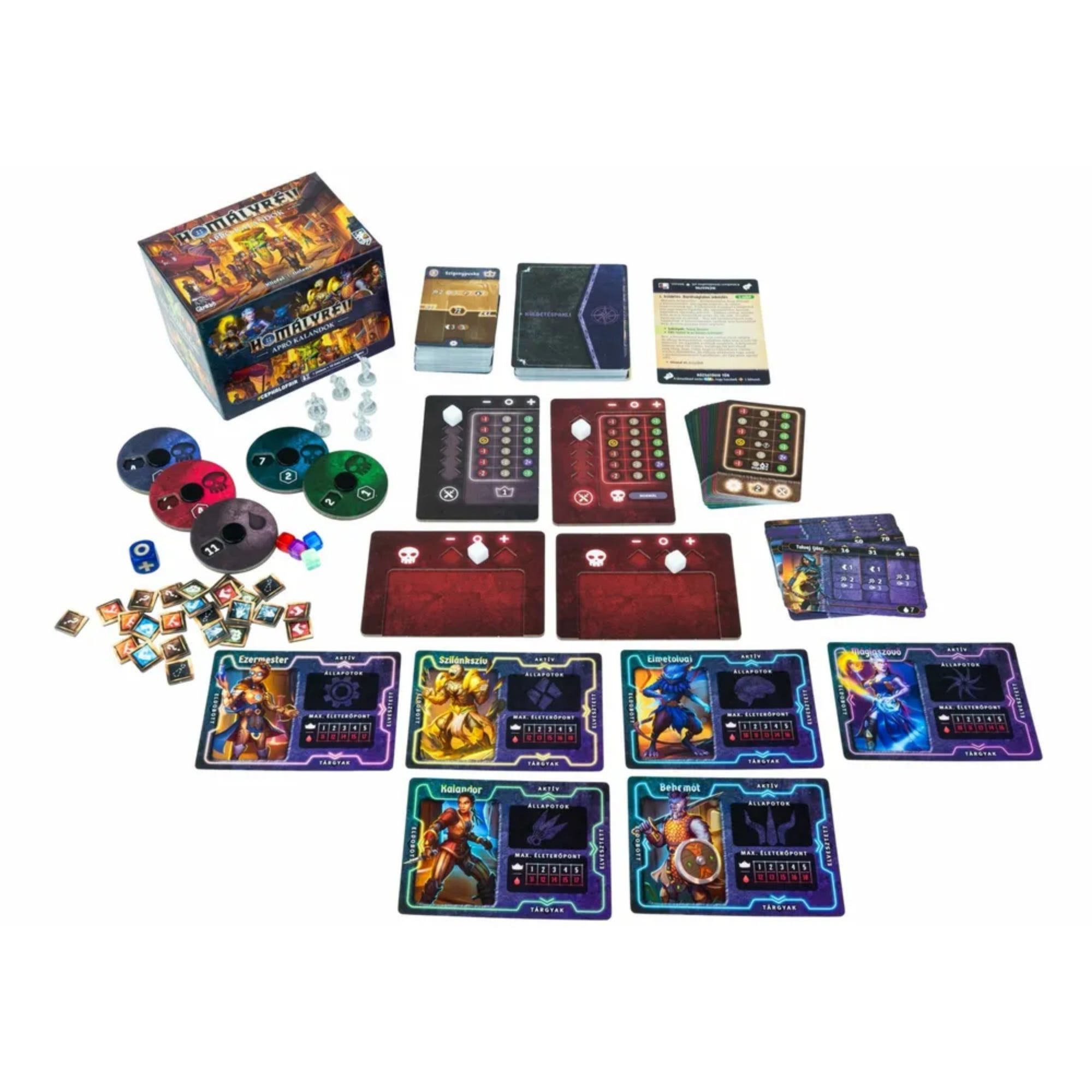 A Homályrév: Apró kalandok társasjáték teljes tartalma kiterítve: karakterlapok, küldetéskártyák, korongok, dobókockák, jelölők és a játékelemek sokszínű készlete.