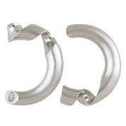 A Huzzle Cast LOOP fém puzzle két részre szedve, a darabok egymástól elválasztva láthatók.