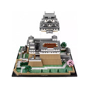 LEGO Himedzsi várkastély (21060) készlet, a főépület teteje levehető, alatta látható a belső udvar és az építkezés struktúrája.