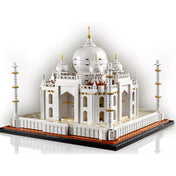LEGO Architecture Taj Mahal (21056) készlet szemből világos háttér előtt, jól láthatók a boltívek, kupolák és a részletes építészeti elemek.