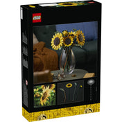 LEGO Botanicals Sunflower Bouquet 11502 készlet dobozának hátoldala, amely a LEGO napraforgó csokor dekorációs megjelenését és építési részleteit mutatja.
