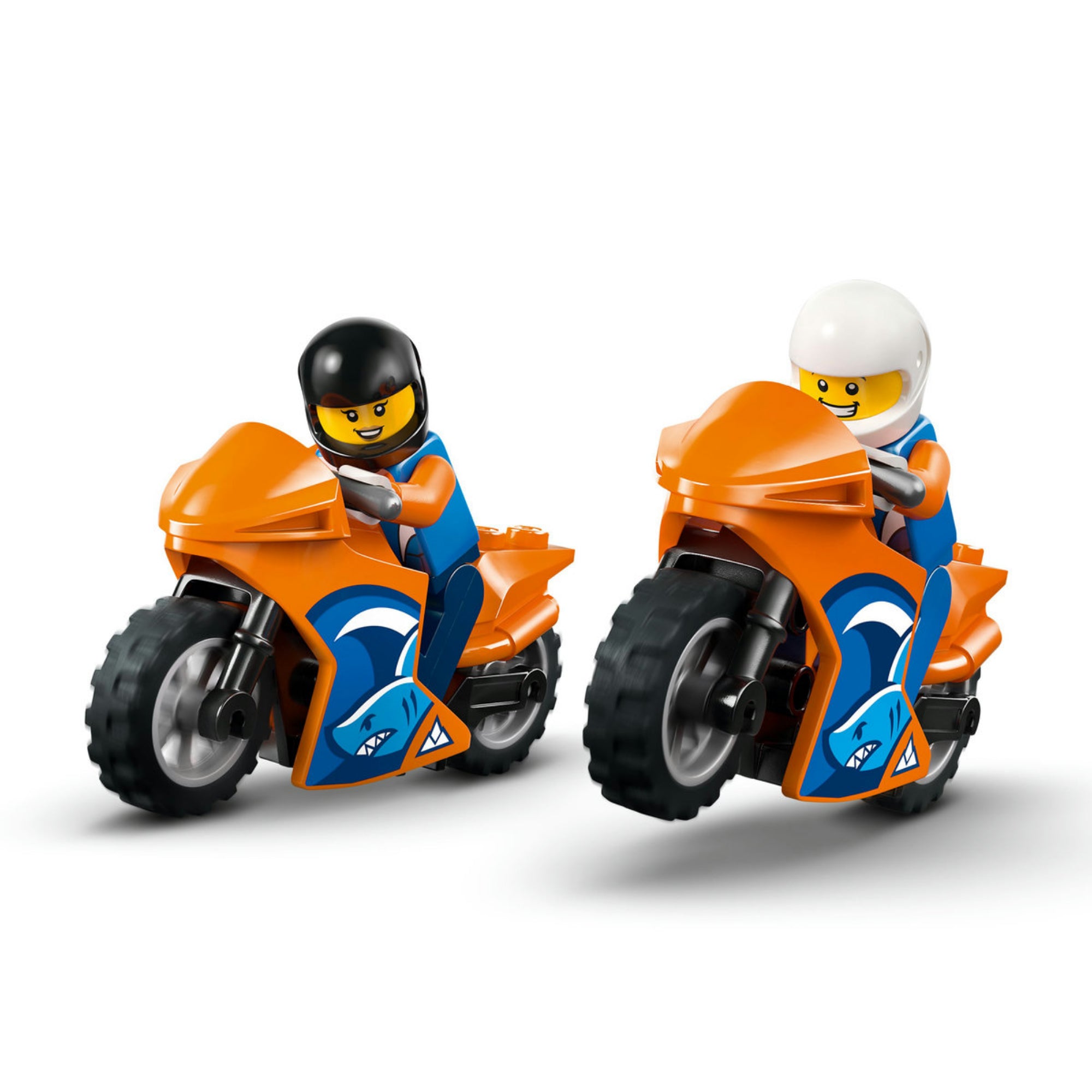 LEGO City narancssárga versenymotorok minifigurákkal, sportos dizájnnal.