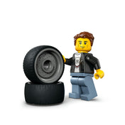 LEGO City Hot Rod 60485 – minifigura tartalék gumikkal, a készlet kiegészítő elemei.