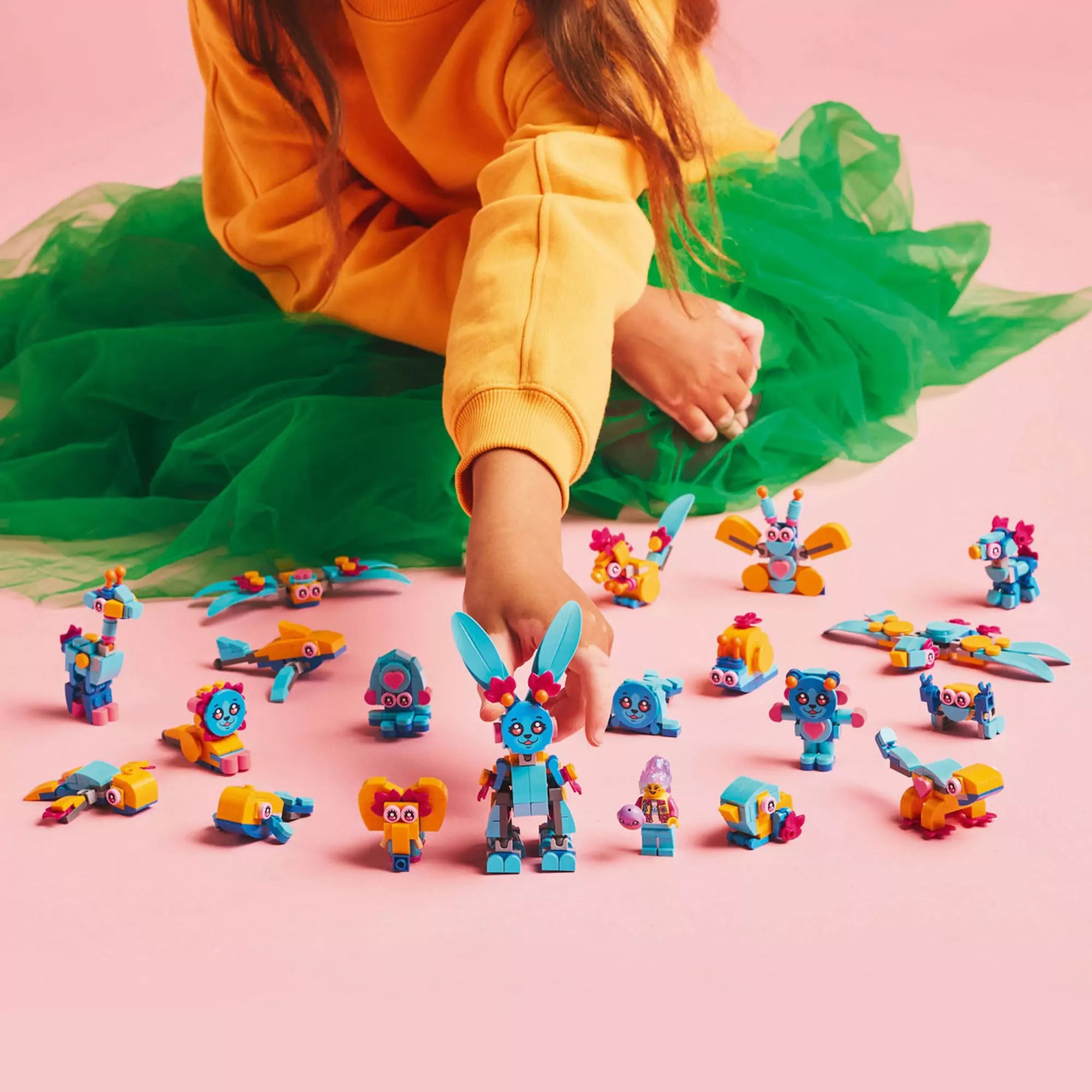  LEGO DREAMZzz Bunchu kreatív állatos kalandjai 71488 építőkészletből összeállított különféle modellek.