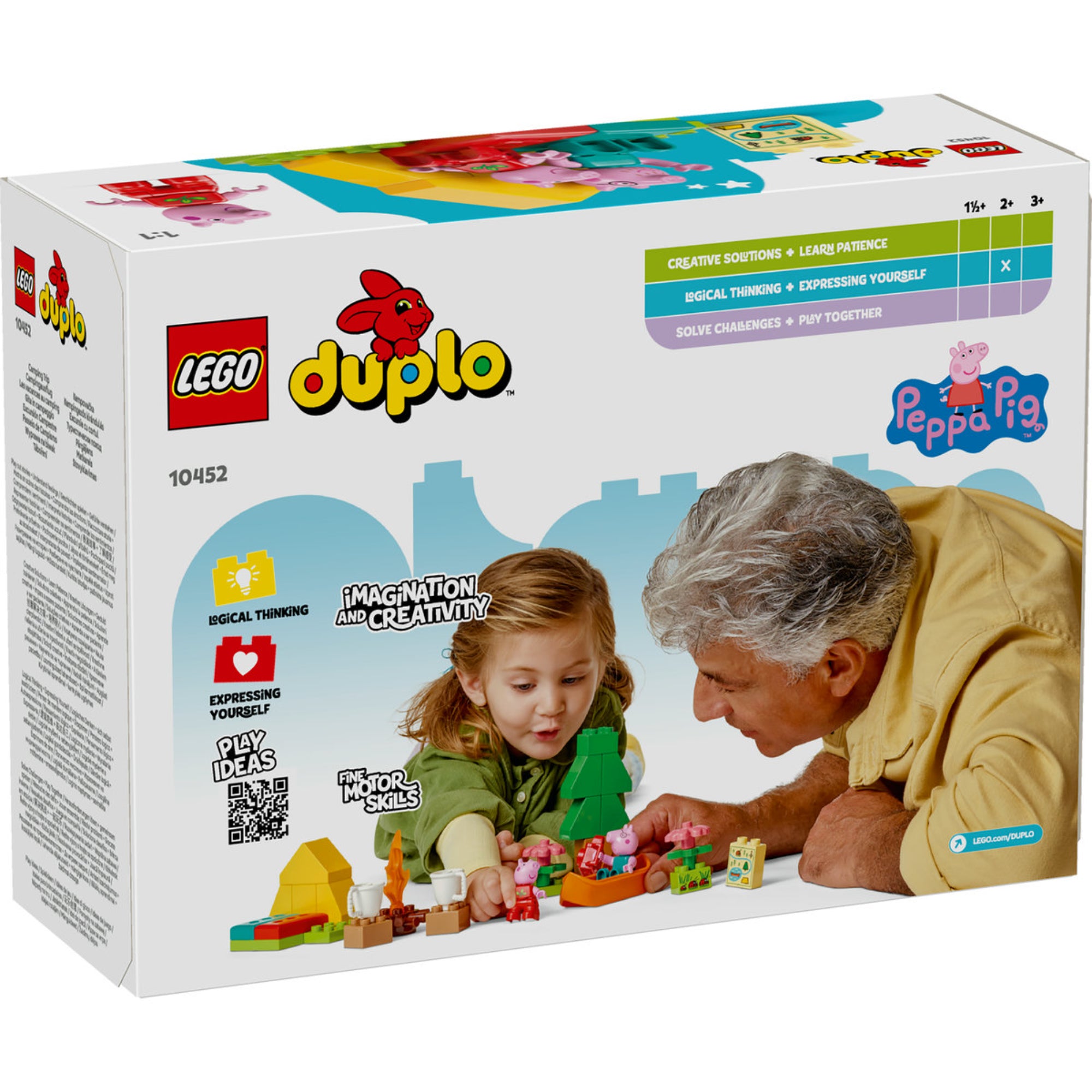 A képen a LEGO DUPLO Peppa malac – Kempingezős kirándulás (10452) szett hátoldala látható, ahol egy nagyszülő és unokája közösen fedezik fel a játék örömeit. A készlet nemcsak a kreativitást és képzelőerőt fejleszti, hanem segít a logikus gondolkodásban és a finommotoros készségek javításában is. Tökéletes közös játékélmény a legkisebbek számára! 