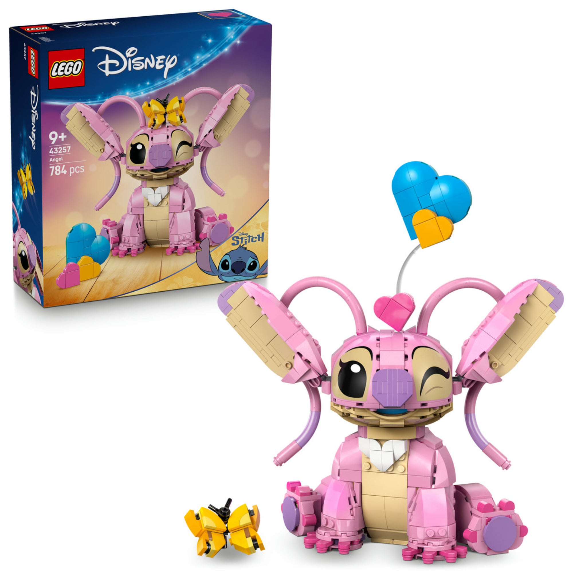 A LEGO Disney 43257 Angel készlet főképe, amelyen a rózsaszín LEGO Angel figura ülve látható szív alakú léggömbbel és sárga pillangóval, a háttérben a termék dobozával.