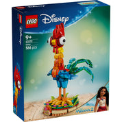 LEGO Disney Heihei 43272, 566 darabos doboz képe, amely a Heihei figurt ábrázolja, ahogy egy virágokkal teli podiumon áll, a doboz sarkában Moana is jelenik meg.