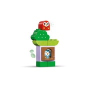LEGO® DUPLO® Mérlegfa (10440) szett elemei, melyek a baglyos tojásokat és a lombházat kreatív játékra inspirálják.