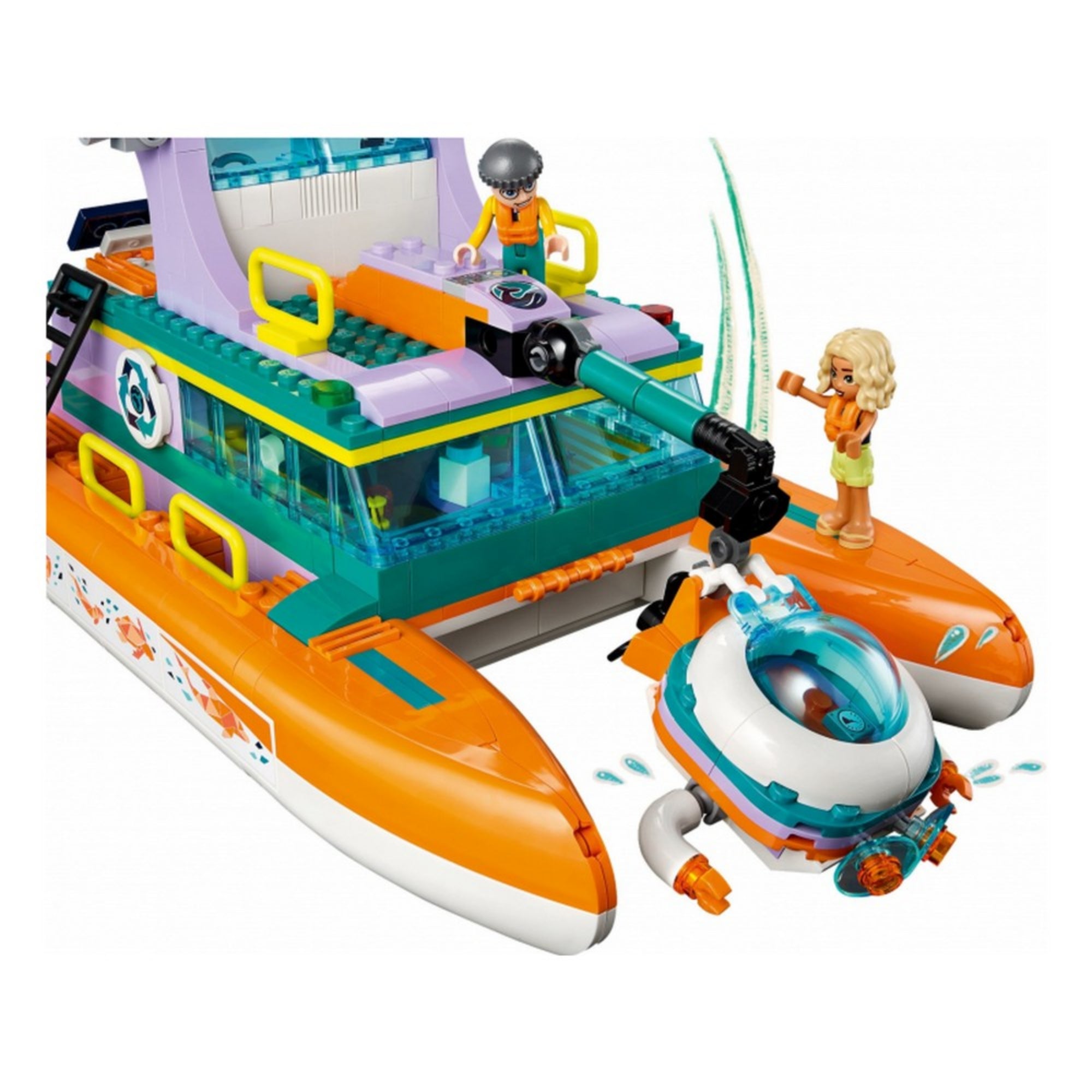 LEGO Friends 41734 – sárga mini tengeralattjáró egy teknős mentését végzi a víz alatt. A búvár felszerelésben dolgozik, miközben korallok, kagylók és halak között halad a tenger fenekén.