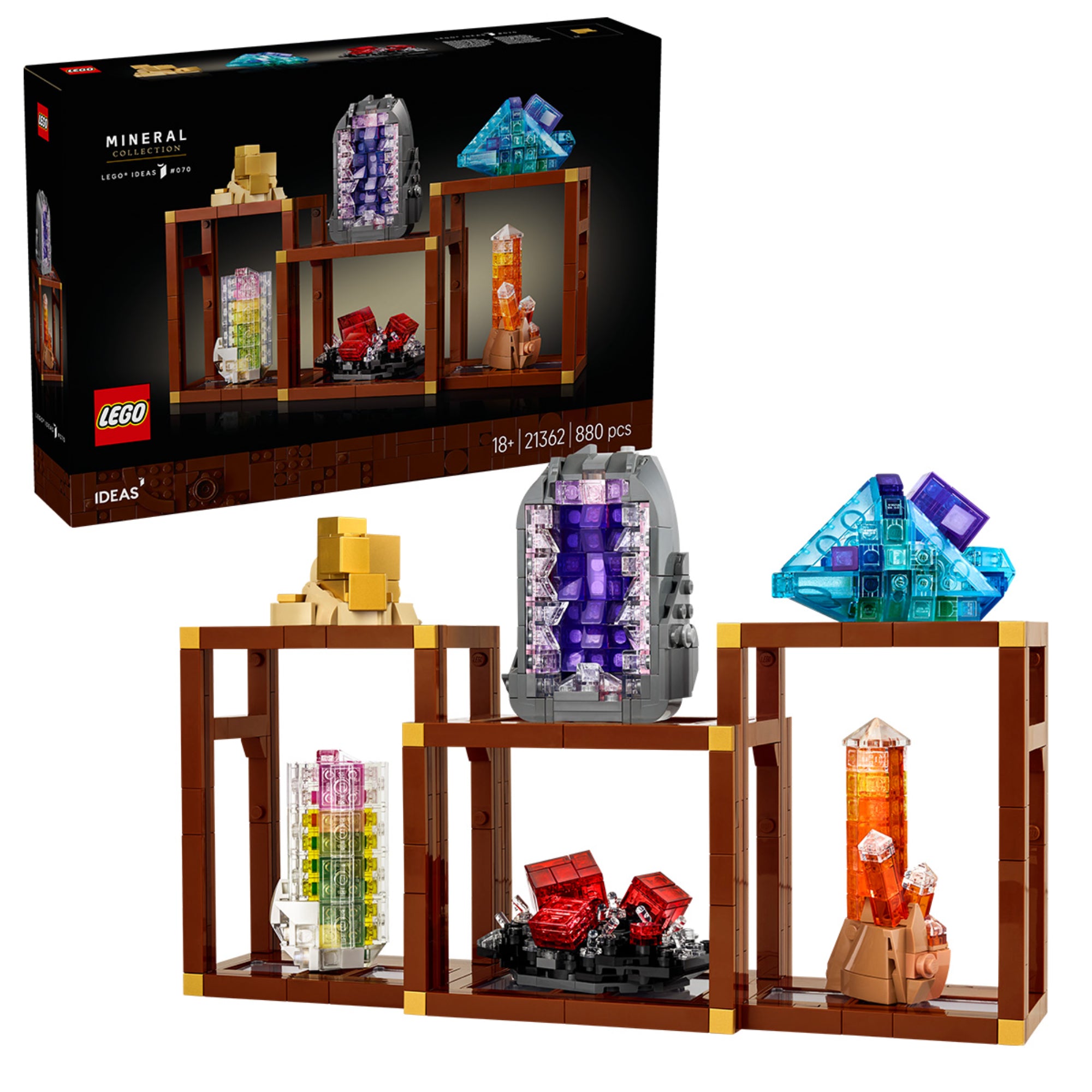 A LEGO Ideas: Mineral Collection (21362) doboza és a megépített ásványgyűjtemény, amely öt különböző színű és formájú kristálymodellt mutat be elegáns tartókeretekben.