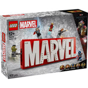 LEGO Marvel MARVEL logó és minifigurák (76313) dobozkép a termékkel és minifigurákkal: Hulk, Thor, Vasember, Fekete Özvegy és Amerika Kapitány.