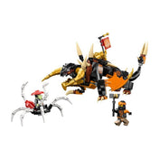 A teljes LEGO NINJAGO Cole EVO földsárkánya készlet összerakva, benne a sárkánnyal, a csontszörny póklábbal, Cole minifigurával és harci kiegészítőkkel.