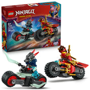 A LEGO Ninjago 71838 doboza és a két motorkerékpár, Kai és az ellenség karaktere akcióban, a háttérben látványos csatát idéző dobozgrafikával.