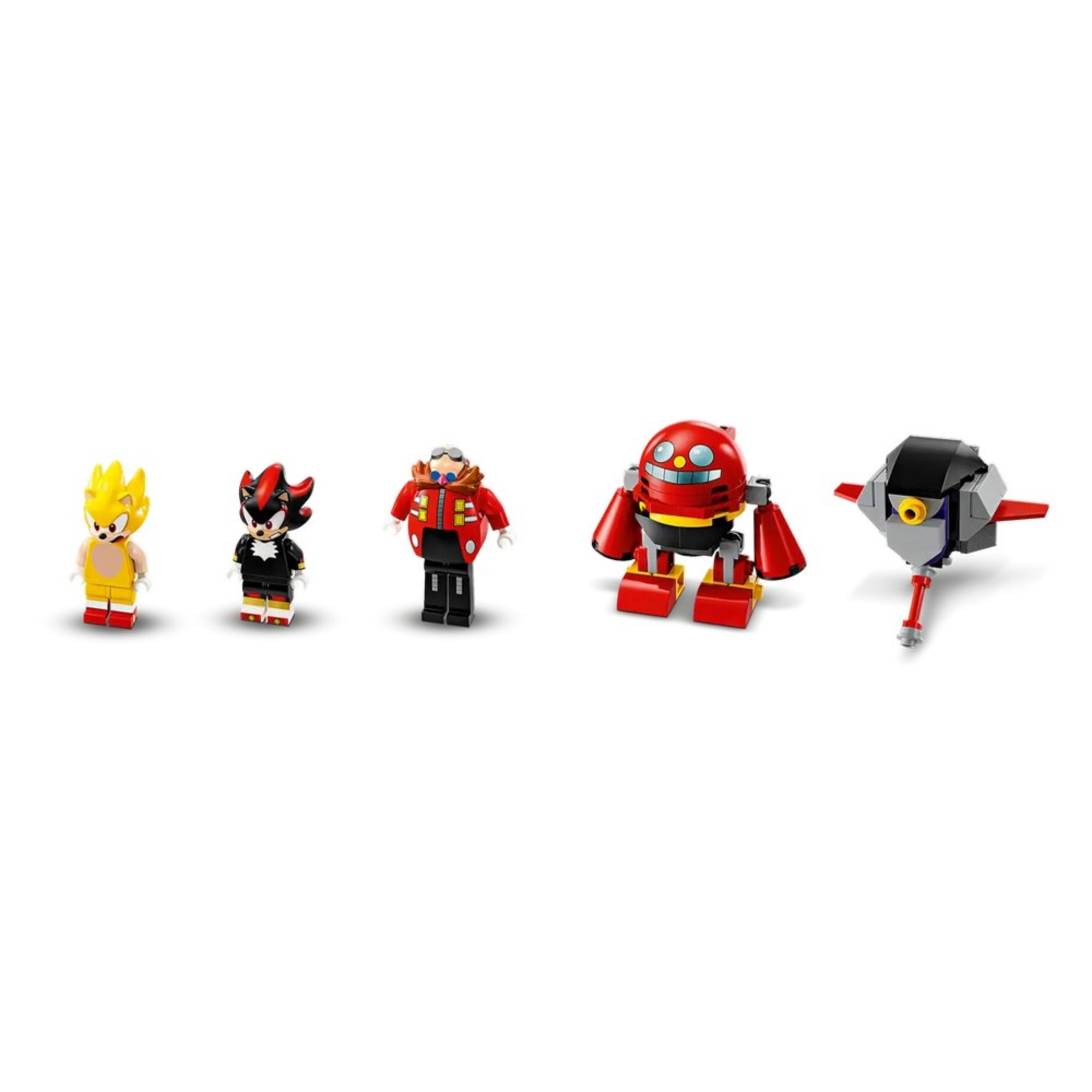 Az öt minifigura: Super Sonic, Shadow, Dr. Eggman, a piros robot és a szürke repülő robot, egy sorban elhelyezve, jól látható részletekkel.