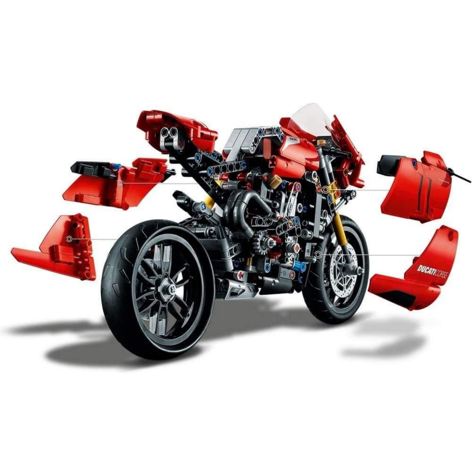 A LEGO Technic Ducati Panigale V4 R (42107) motorblokk részletesen bemutatva, a karosszéria elemeinek eltávolításával kiemelve a belső mechanikát.