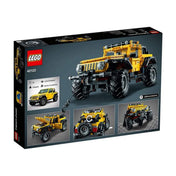 LEGO Technic Jeep Wrangler 42122 készlet hátoldala, bemutatva a modell funkcióit, például a működő csörlőt és a hátsó felfüggesztést.