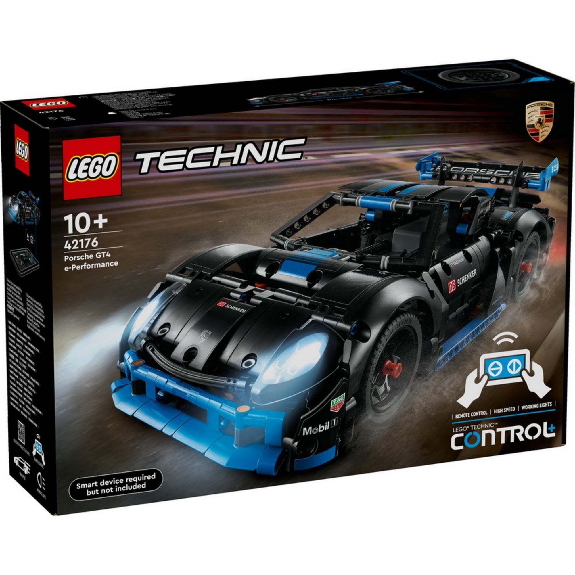 A LEGO Technic Porsche GT4 e-Performance (42176) doboza elölnézetből, rajta az autó versenypályán, világító fényszórókkal és Control+ logóval.