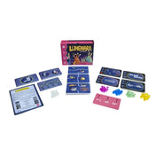 A Lumenara felfedezői társasjáték teljes tartalma: doboz, játékszabály, kártyák, színes kristályjelölők és a kék űrbéli témájú lapkák, amelyek a felfedezéseket jelképezik.