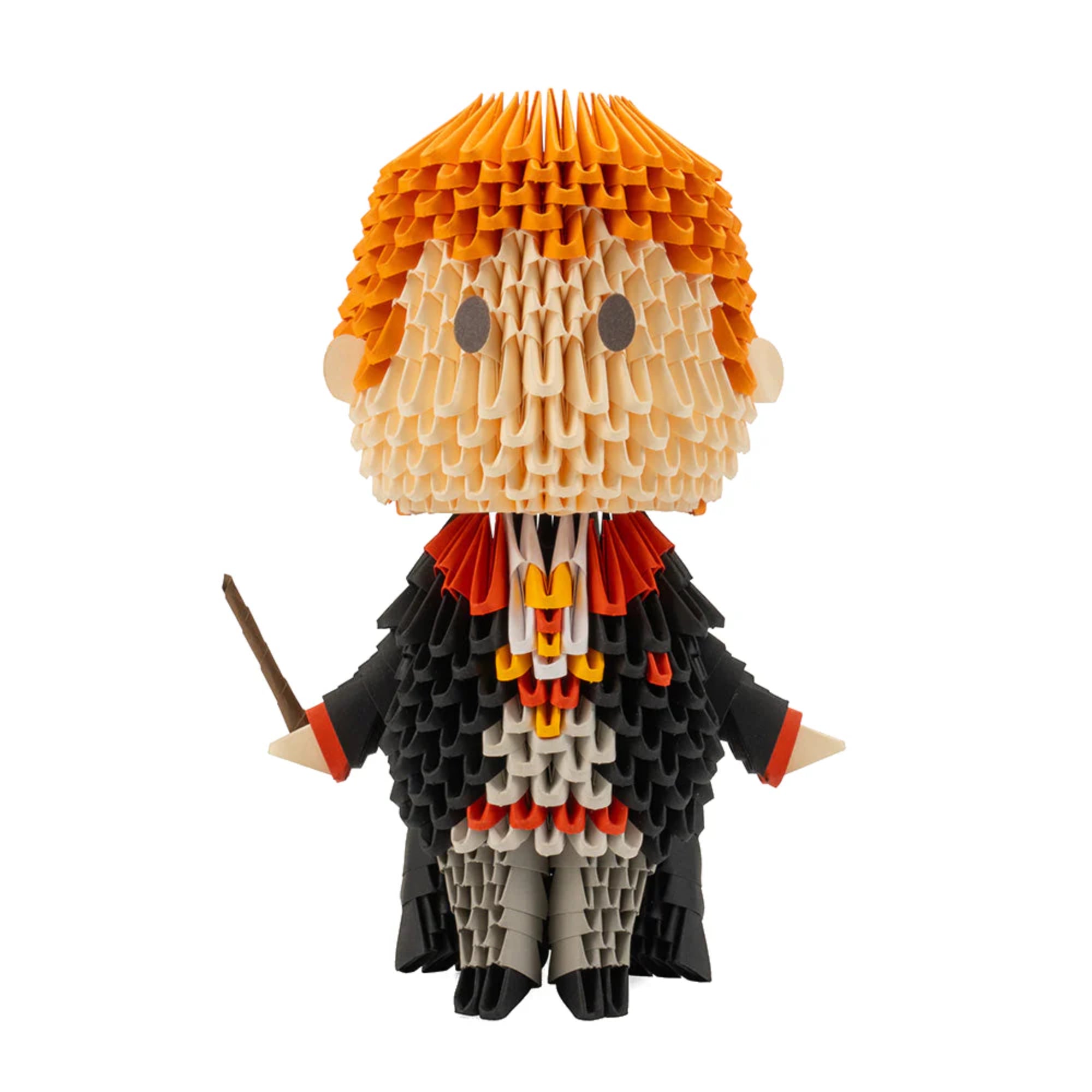 Ez a kép egy Creagami 3D Ron Weasley origami figurát ábrázol, amely 705 darabból áll. A részletes, moduláris papírfigura hűen visszaadja a Harry Potter-sorozat ikonikus karakterének jellegzetességeit, a vörös hajtól a varázspálcáig. Ideális választás kreatív kihívást kereső rajongóknak és gyűjtőknek.