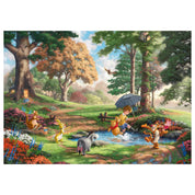 A Puzzle Schmidt: Thomas Kinkade; Disney Winnie the Pooh kirakó teljes képe, amelyen Micimackó és barátai egy patakparton játszanak napsütéses erdei környezetben, sok színes virág és fa között.