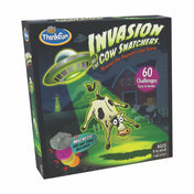 ThinkFun – Invasion of the Cow Snatchers játék dobozának előlapja, UFO által elrabolt tehén illusztrációval és a 60 kihívást tartalmazó felirattal.