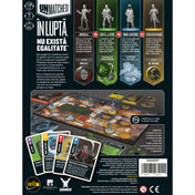 Unmatched – Ceată și Fum társasjáték dobozának hátoldala, a játéktábla, miniatűr figurák, karakterkártyák és játékelemek bemutatásával, valamint a 2–4 játékosnak szóló játékmenet ismertetésével.