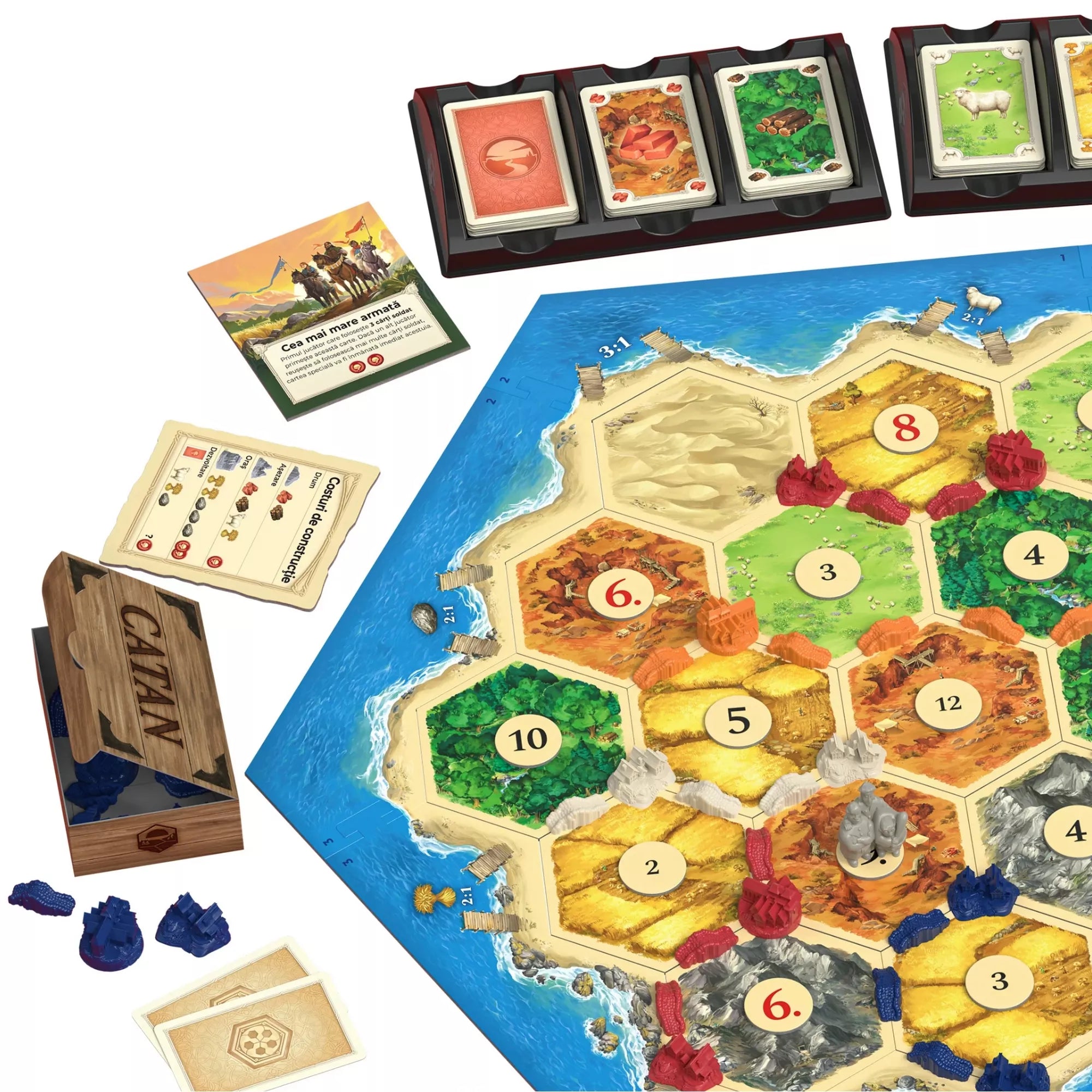 Catan játékmező közelről, láthatók a nyersanyaglapkák, városok, utak és fejlesztési kártyák. A részletes kivitelezés kiemeli a 2025-ös kiadás új dizájnját.