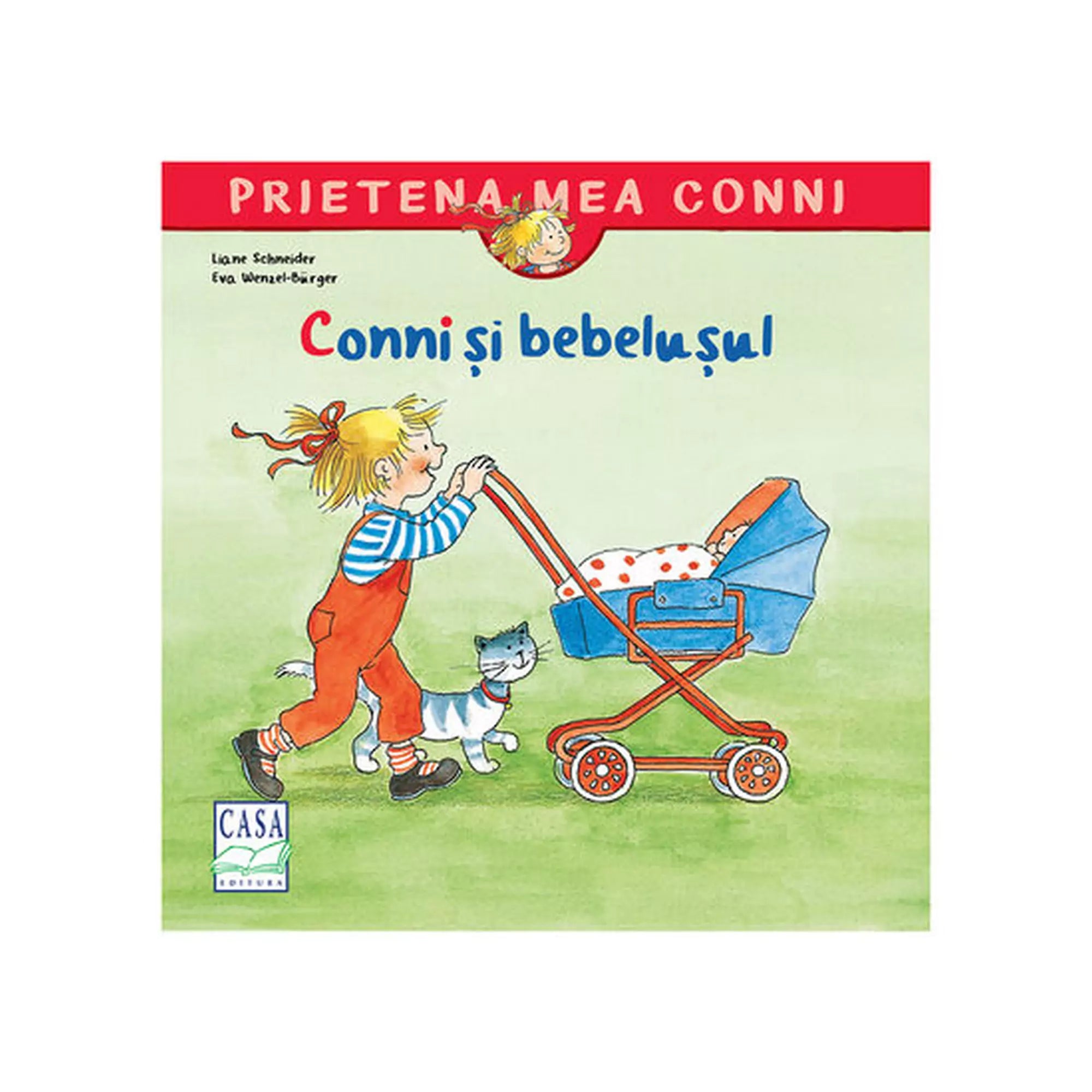 „A Conni și bebelușul román nyelvű mesekönyv borítója, amelyen Conni tolja a kék babakocsit, benne a kisbabával, miközben mellette sétál a család macskája.”