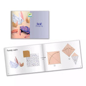 „A Djeco Origami – Állatcsaládok készlet útmutatója: a borítón nyulak és rákok láthatók, a nyitott útmutató pedig lépésről lépésre mutatja be a nyúl család elkészítésének első lépéseit képi instrukciókkal.”