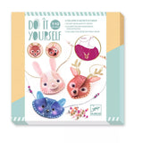 Djeco Creează-ți singur set pentru realizarea colierelor cu animale