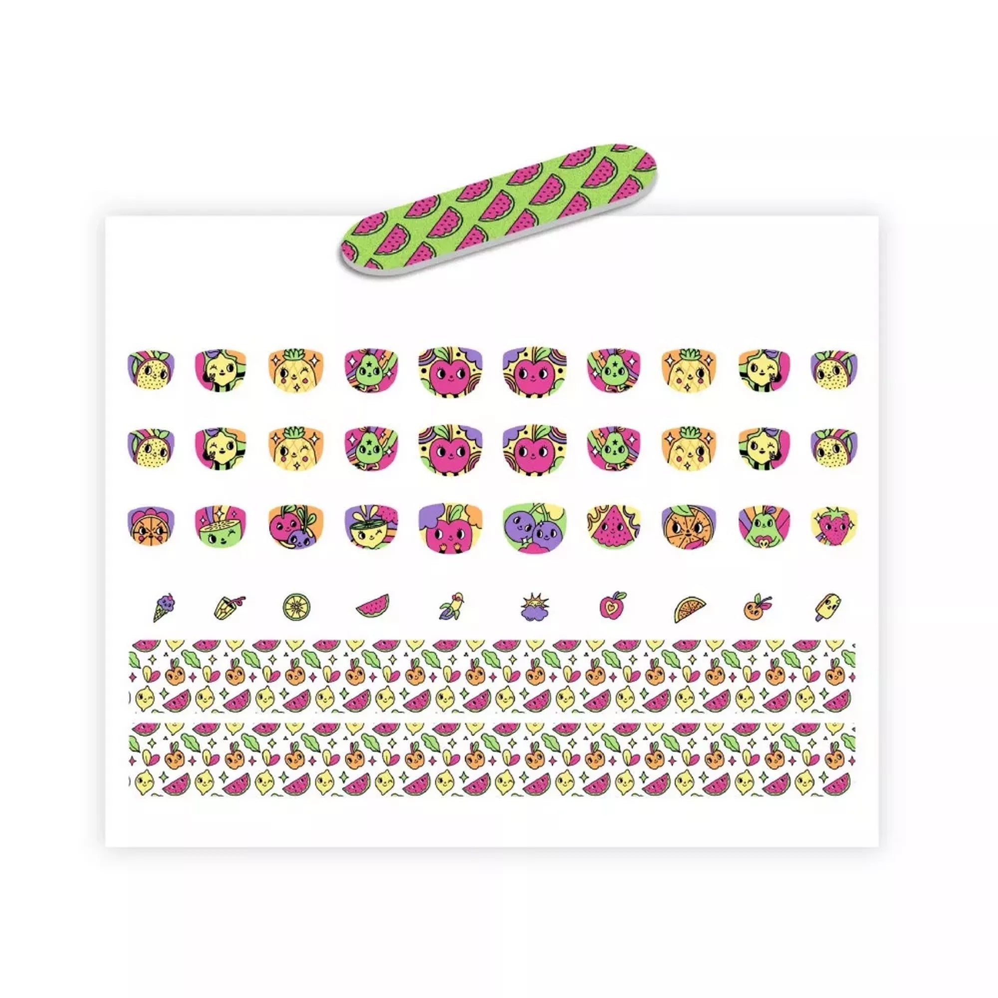 Az Emojik Köröm Matrica készlet matricalapja különböző gyümölcs- és emoji ihlette köröm matricákkal. Láthatók ananász, görögdinnye, cica, panda és színes gyümölcsfejek, valamint apró kiegészítő matricák. A lap tetején egy neon zöld–rózsaszín görögdinnyés mintájú körömreszelő található