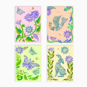 Négy színes, virágos és állatos mintákkal díszített kártya, amelyek a készlettel készíthetők el.