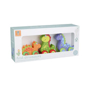 Az Orange Tree Toys „Első dinoszauruszaim” fa játékkészlet doboza, benne három színes, kerekes dinoszaurusszal – narancs, zöld és kék színben, 1–4 éveseknek ajánlva.