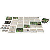 Fedőnevek négyszemközt - 2. kiadás játék közbeni elrendezés, asztalon kirakott szó kártyák, ügynök portrék és dekóder állvány a kétszemélyes játékhoz.