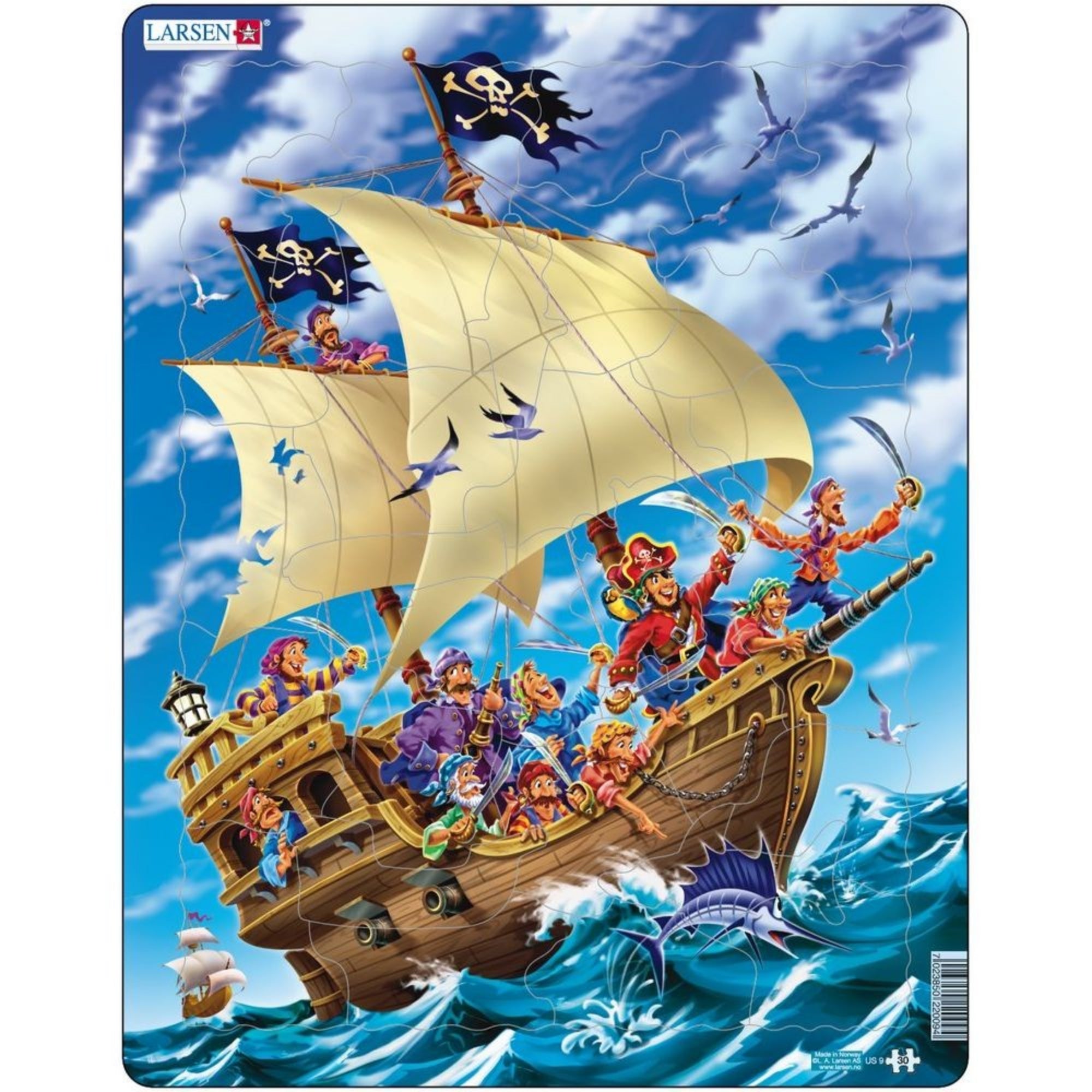 Kalózos puzzle, amely vidám kalózokat ábrázol egy nagy vitorlás hajón, kék éggel és hullámzó tengerrel a háttérben.
