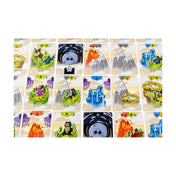 Különböző lebegő szigetekből, vulkánokból, hegyekből és portálokból álló játéktér, amely a stratégiai világépítés vizuális megjelenítését mutatja.