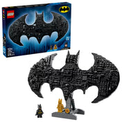 LEGO Batman logó 76330 teljes készlet dobozzal, Batman szimbólum modell és két Batman minifigura.