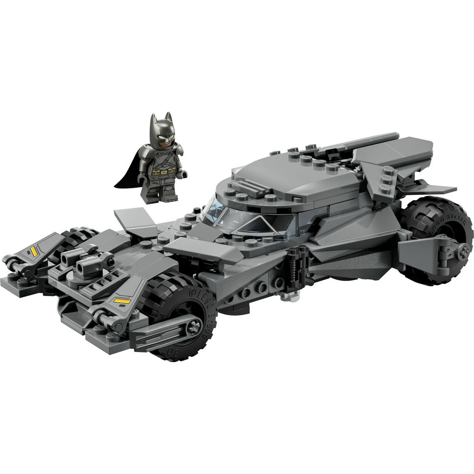 LEGO DC Batmobile 76331 versenyautó modell Batman minifigurával, részletes épített szuperhős jármű.