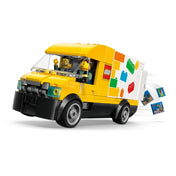 LEGO City: A LEGO furgon 60500 – A furgon vezetés közben, minifigurákkal a vezetőfülkében.