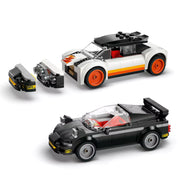 LEGO City Roncstelep autókkal 60472 autói közelről - A LEGO City Roncstelep autókkal (60472) szett két klasszikus, 80-as évekbeli autója, cserélhető elemekkel.